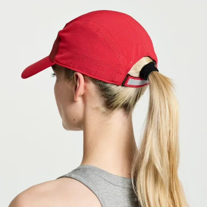Outpace hat